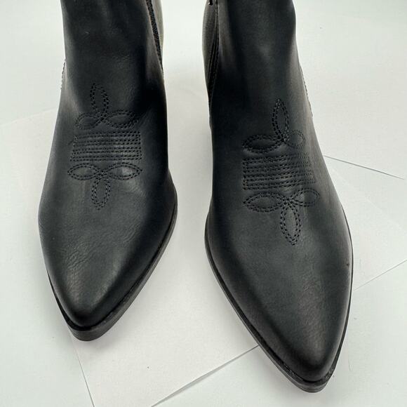 dv dolce vita Black Western Faux Leather Cuban Block Heel Ankle Booties Sz 10 - Picture 4 of 13